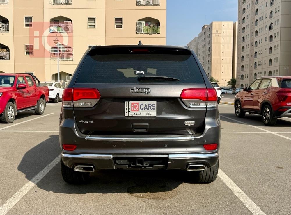 جیپ گراند شیرۆکی